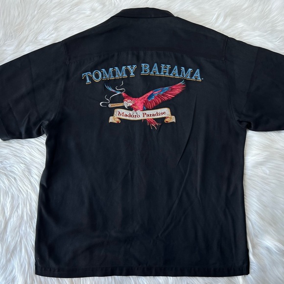Tommy Bahama Maduro Paradise Smoking Parrot 100% Silk Shirt